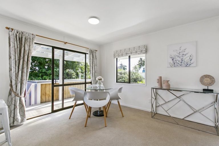 Photo of property in 1/37 View Road, Henderson, Auckland, 0612