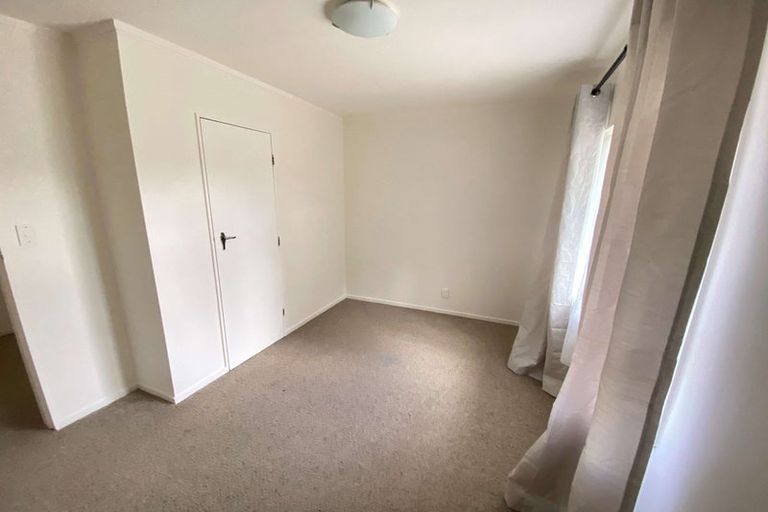 Photo of property in 20 Arahanga Grove, Maupuia, Wellington, 6022