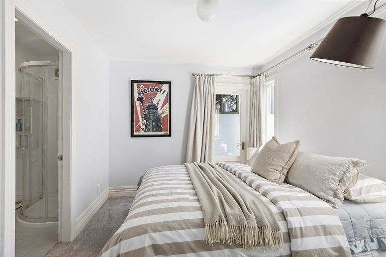 Photo of property in 12b Hobson Street, Thorndon, Wellington, 6011