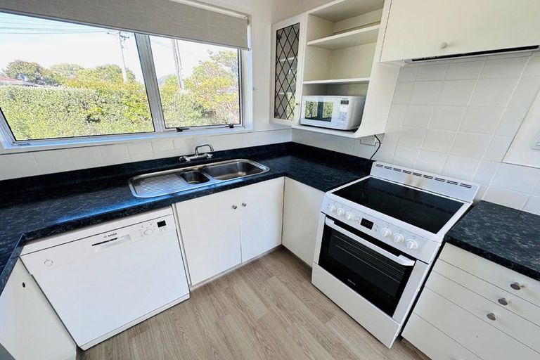 Photo of property in 2 Guildford Street, Burnside, Christchurch, 8053