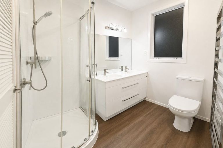Photo of property in 302 Lincoln Road, Henderson, Auckland, 0610