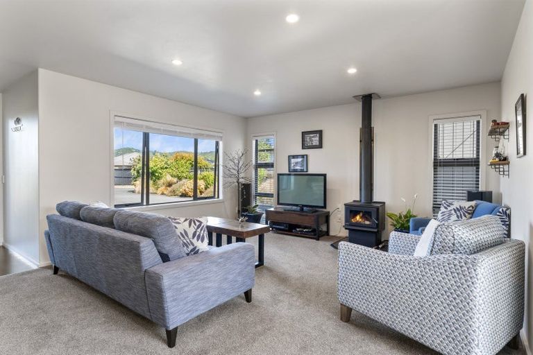 Photo of property in 73 Montgomery Crescent, Kinloch, Taupo, 3377