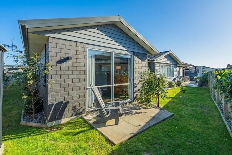 Photo of property in 9 Bridford Way, Paraparaumu, 5032