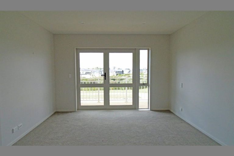 Photo of property in 24 Kaimanawa Road, Karaka, Papakura, 2113
