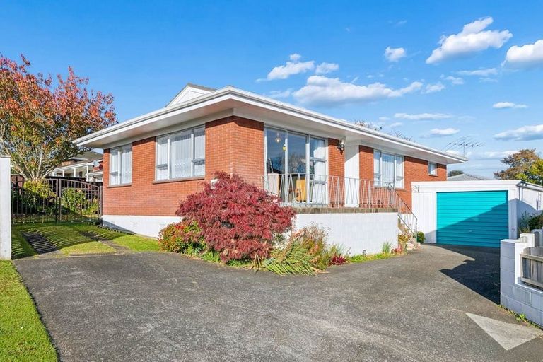 Photo of property in 2/39 Ashdown Place, Pahurehure, Papakura, 2113