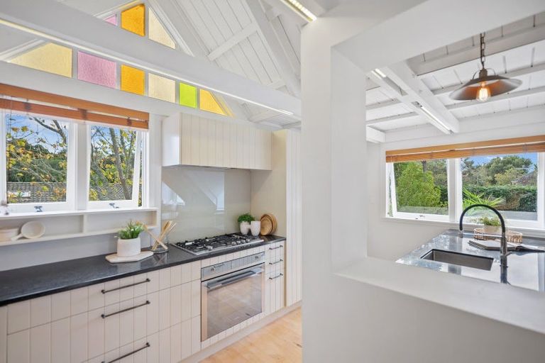 Photo of property in 194 Onewa Road, Birkenhead, Auckland, 0626