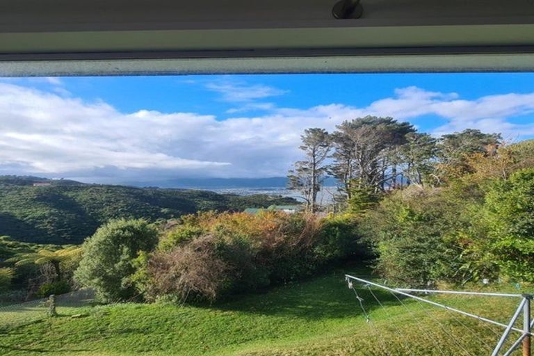 Photo of property in 48 Baylands Drive, Newlands, Wellington, 6037