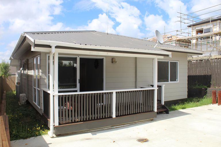Photo of property in 2 Bill Phillip Place, Clendon Park, Auckland, 2103