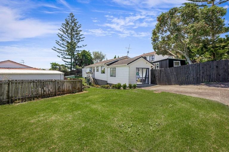 Photo of property in 46 Lavelle Road, Henderson, Auckland, 0612