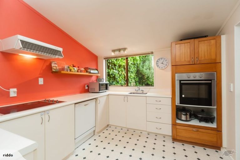 Photo of property in 124 Onslow Road, Khandallah, Wellington, 6035