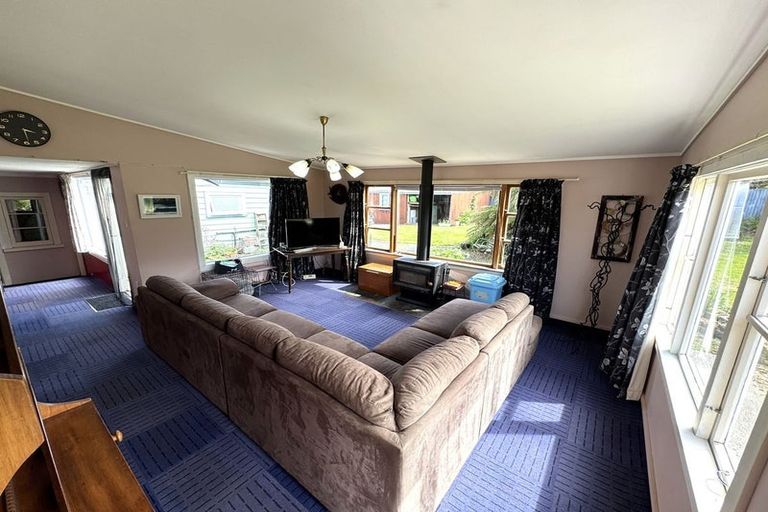 Photo of property in 2262 Papatowai Highway, Maclennan, Owaka, 9586