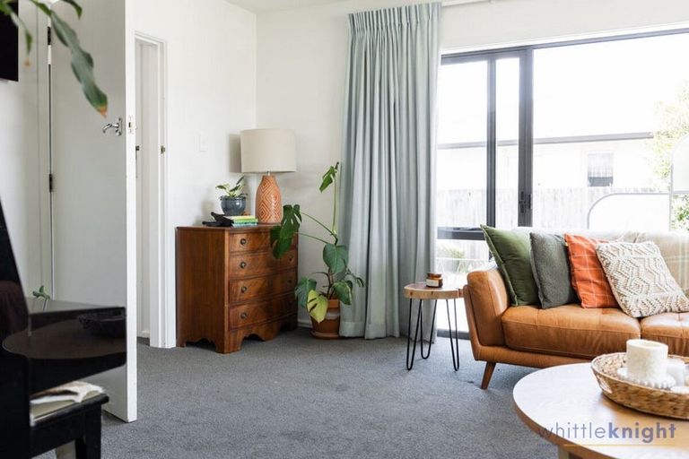 Photo of property in 6 Gladson Avenue, Sockburn, Christchurch, 8042