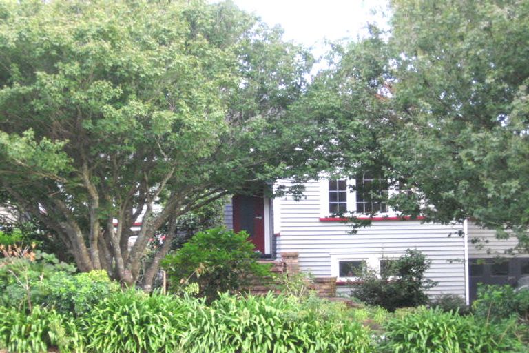 Photo of property in 3 Weston Avenue, Mount Albert, Auckland, 1025