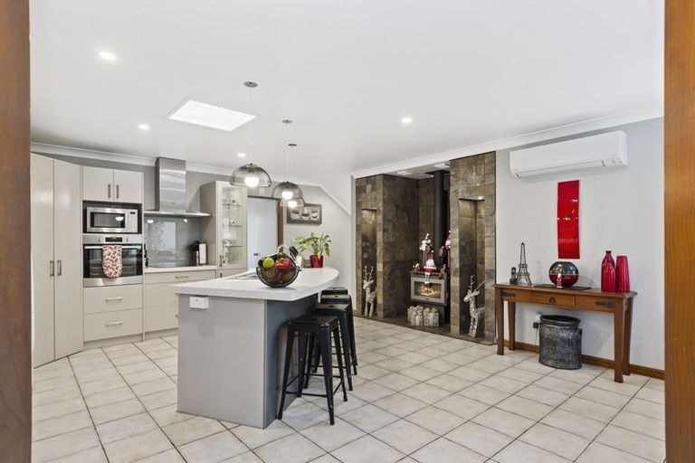 Photo of property in 76 Village Park Drive, Welcome Bay, Tauranga, 3112