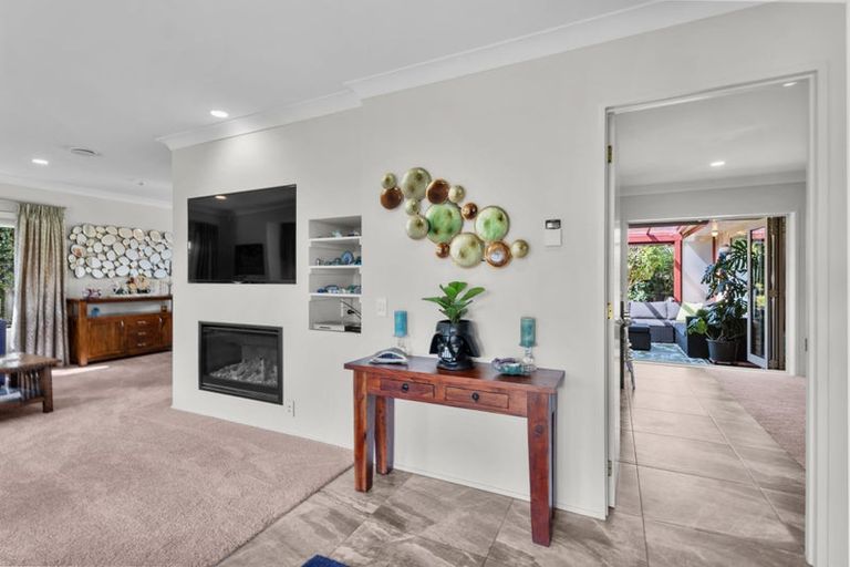 Photo of property in 7 Nypa Way, Somerville, Auckland, 2014