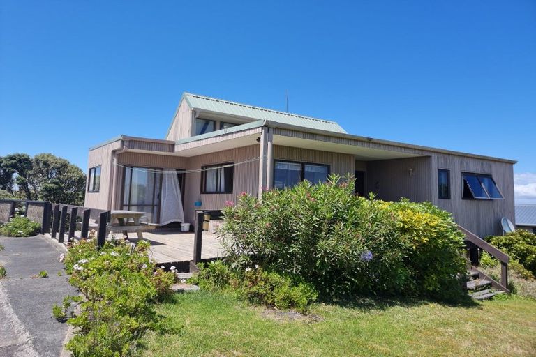 Photo of property in 11 Ripiro Drive, Baylys Beach, Dargaville, 0377