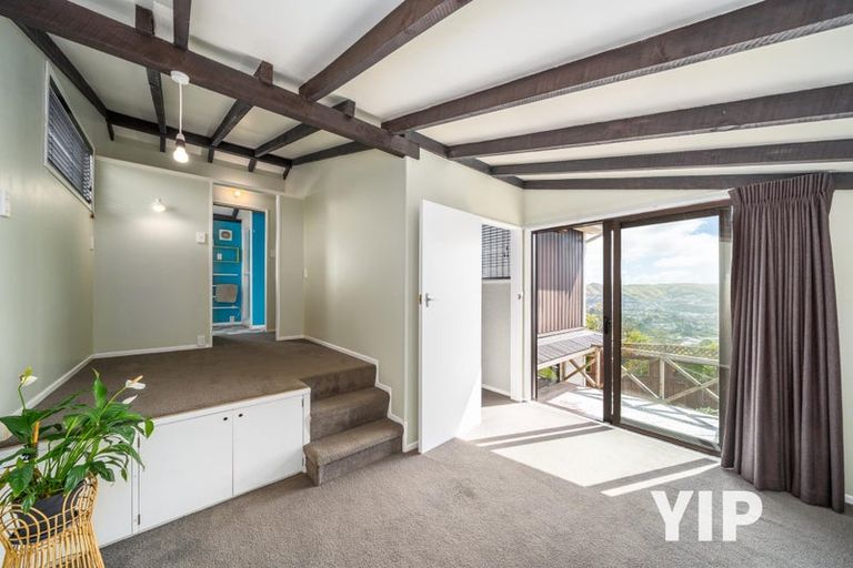 Photo of property in 16 Carluke Street, Paparangi, Wellington, 6037