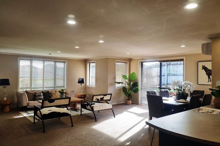 Photo of property in 24 Mt Lebanon Crescent, The Gardens, Auckland, 2105