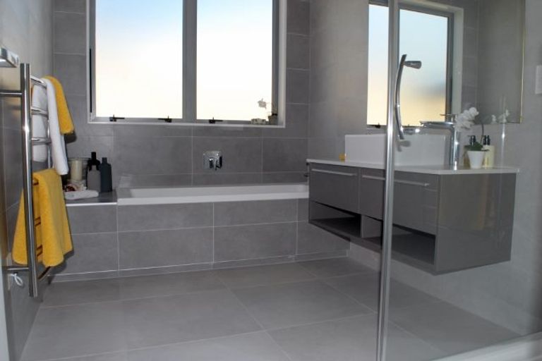 Photo of property in 32 Mahutonga Avenue, Beachlands, Auckland, 2018