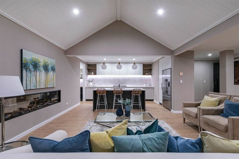 Photo of property in 1 Lordland Road, Wainui, 0932