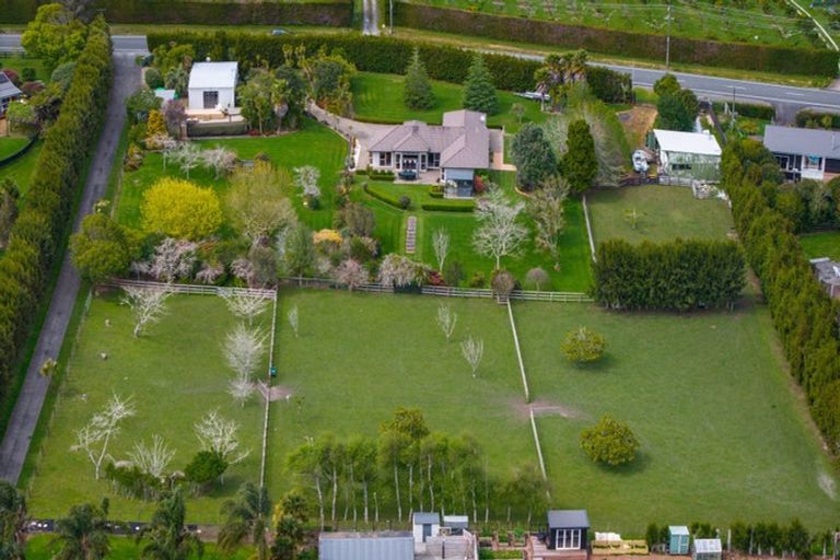 Photo of property in 175 Oraha Road, Kumeu, 0892