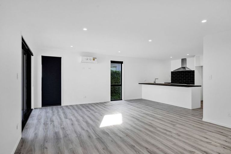 Photo of property in 120 Seaview Road, Westown, New Plymouth, 4310