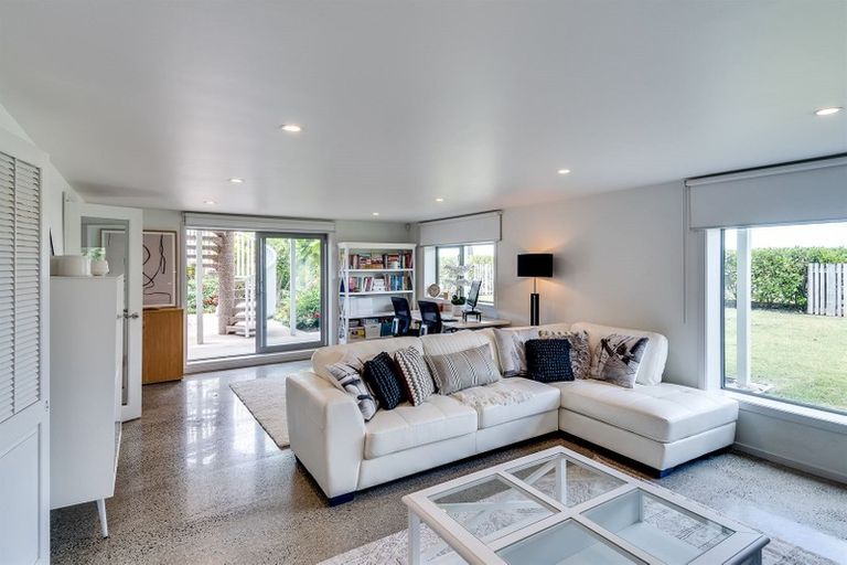 Photo of property in 56 Le Quesne Road, Bay View, Napier, 4104