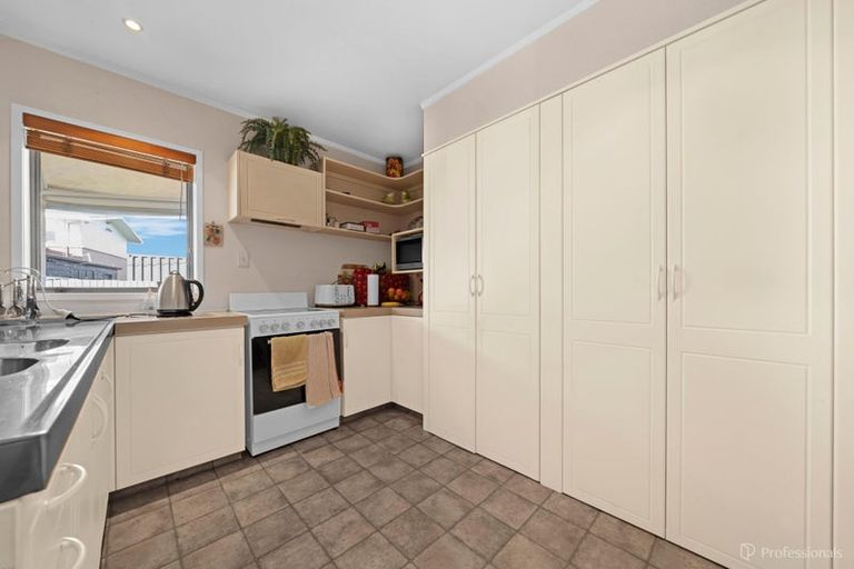 Photo of property in 6 Mahon Place, Papatoetoe, Auckland, 2025