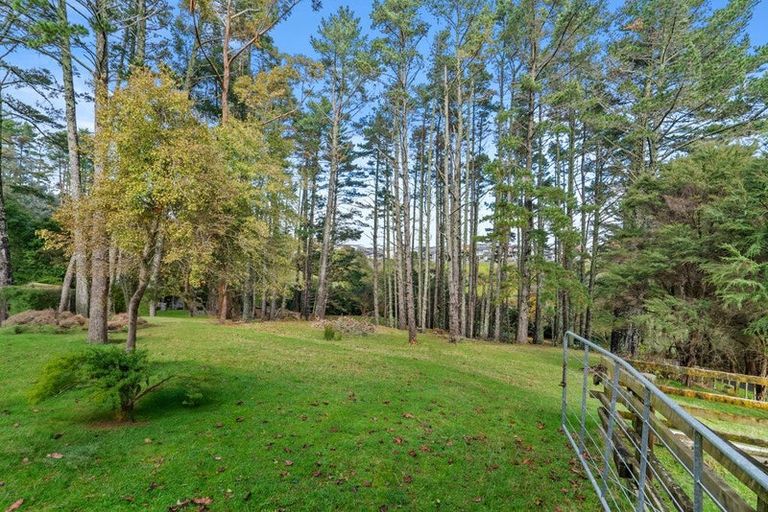 Photo of property in 209 Kaipara Road, Papakura, 2582