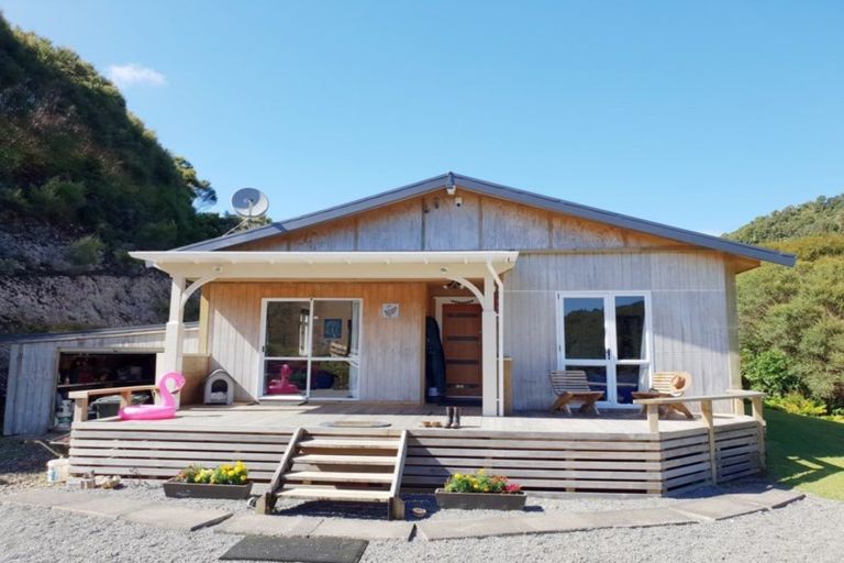 Photo of property in 97 Piko Road, Okoki, Urenui, 4375