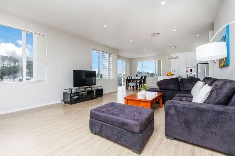 Photo of property in 45 Golden Morning Drive, Albany Heights, Auckland, 0632