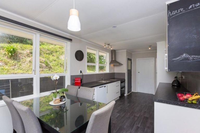 Photo of property in 29 Beaumont Crescent, Frankleigh Park, New Plymouth, 4310