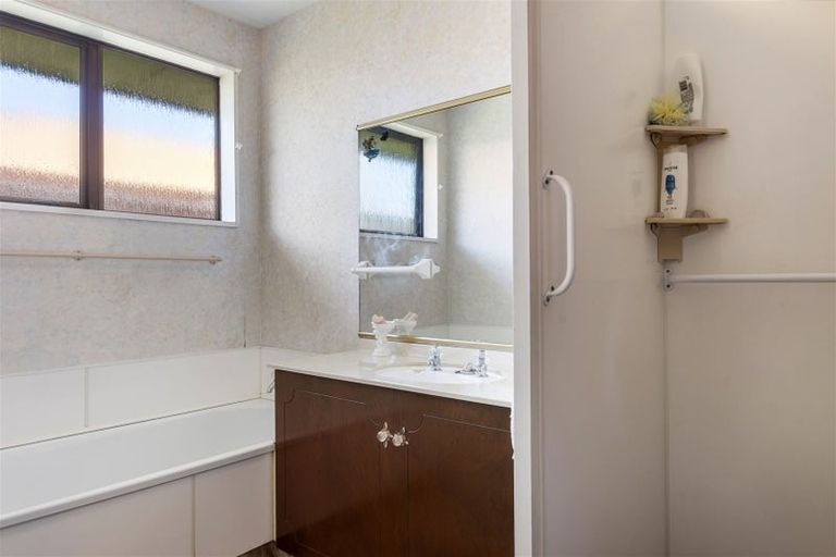 Photo of property in 2/23 Belfast Road, Belfast, Christchurch, 8051