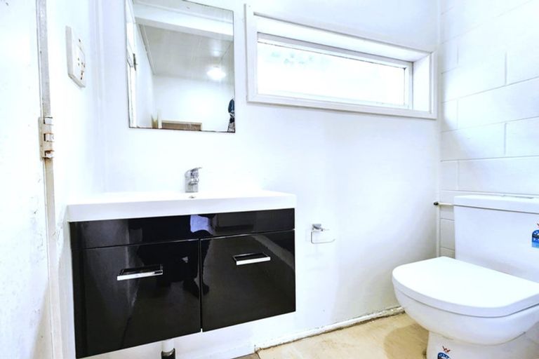 Photo of property in 17 Albert Street, Otahuhu, Auckland, 1062