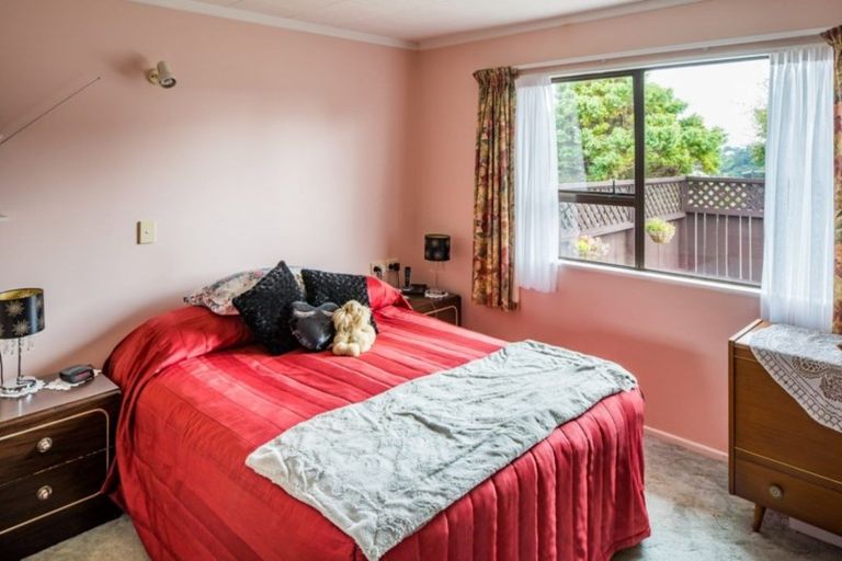 Photo of property in 9 Parkinson Close, Whitby, Porirua, 5024