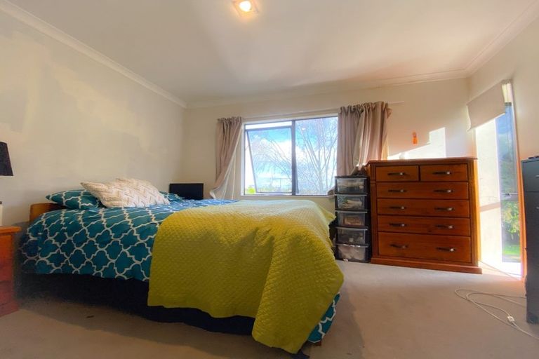 Photo of property in 27 Taupo Street, Green Bay, Auckland, 0604