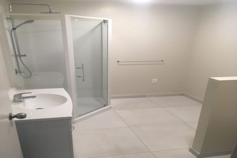 Photo of property in 70 County Road, Torbay, Auckland, 0630