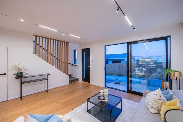 Photo of property in 6d Raeben Avenue, Hillcrest, Auckland, 0627