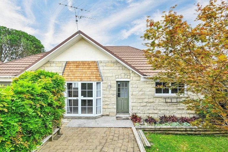 Photo of property in 6/2 Tampin Road, Hillpark, Auckland, 2102