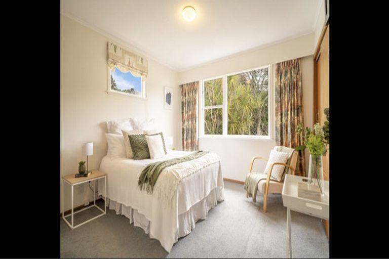 Photo of property in 3 South Street, Tawa, Wellington, 5028