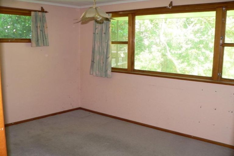 Photo of property in 296 Main Road, Tawa, Wellington, 5028