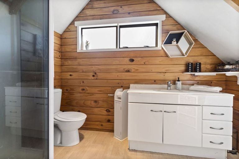 Photo of property in 28a Hoylake Place, Wattle Downs, Auckland, 2103