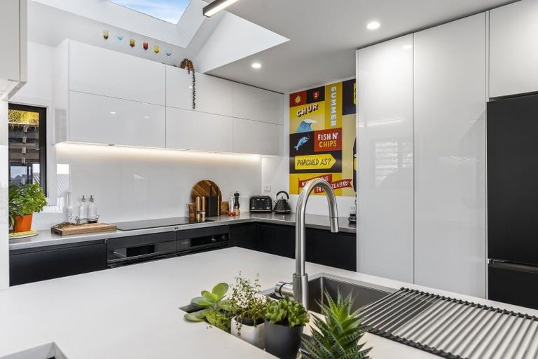 Photo of property in 107 Pacific View Drive, Whangamata, 3620