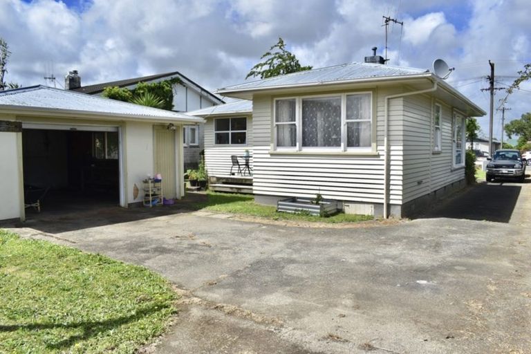 Photo of property in 98 Queen Street West, Levin, 5510