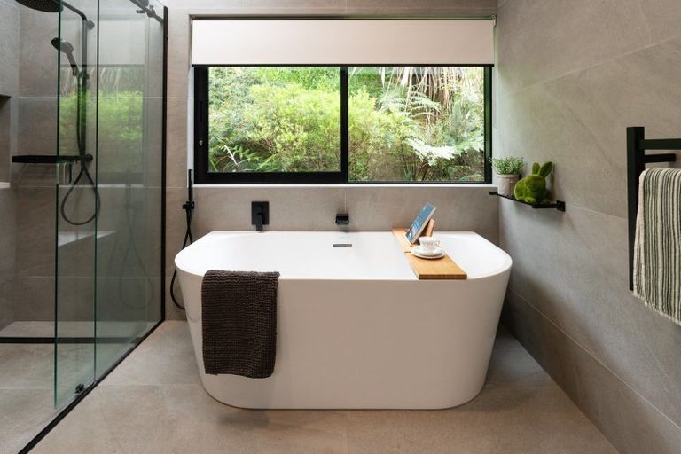 Photo of property in 17 Kim Street, Khandallah, Wellington, 6035