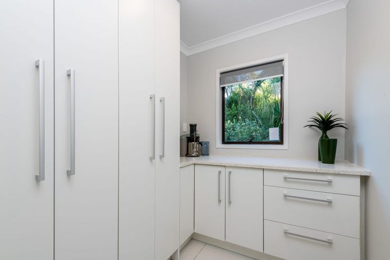 Photo of property in 8a Westbourne Road, Murrays Bay, Auckland, 0630