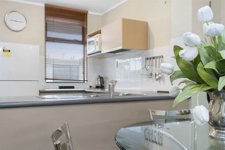Photo of property in Capri Apartments, 5 The Mall, Mount Maunganui, 3116