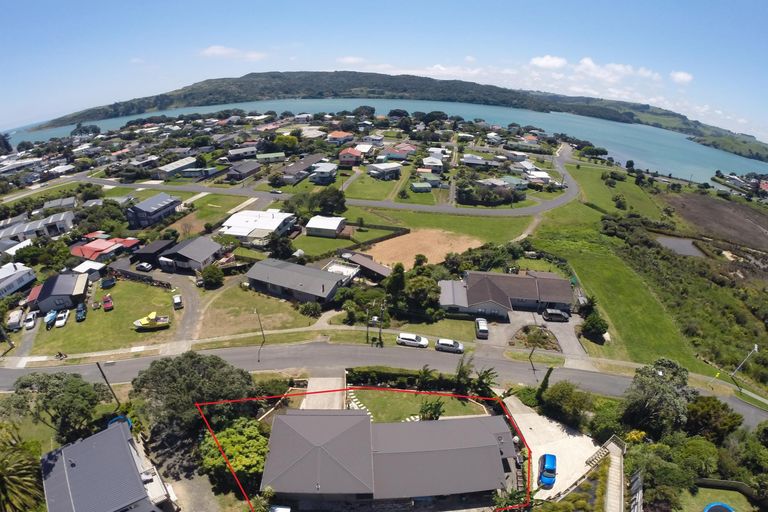 Photo of property in 11 Park Drive, Raglan, 3225