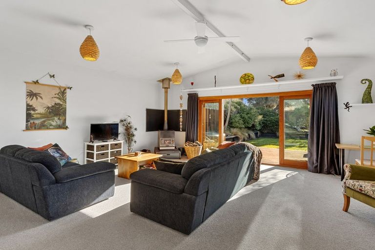Photo of property in 22 Pacific Road, North New Brighton, Christchurch, 8083