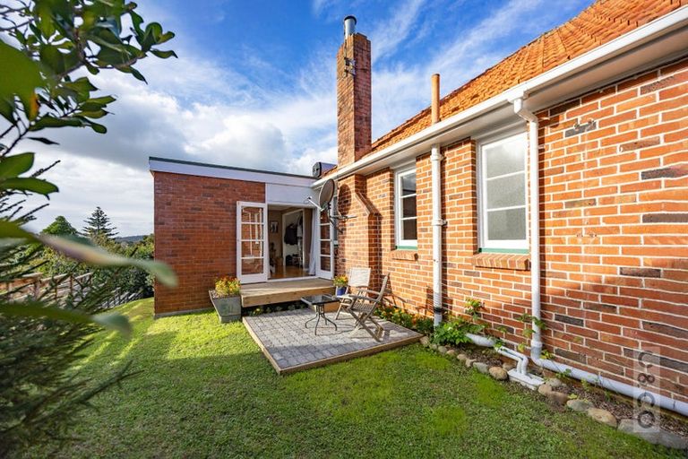 Photo of property in 16 Karaka Street, Helensville, 0800